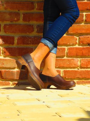 קבקבי עץ סגורים. רונה קלוגס