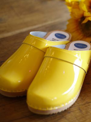 קבקבי עץ צבע צהוב לק