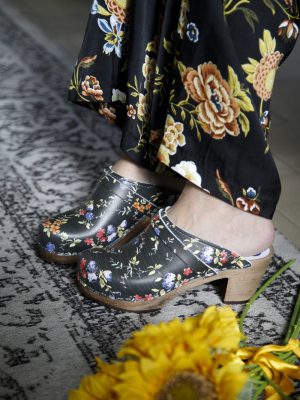 קבקבי עץ פרחוניים RONA CLOGS