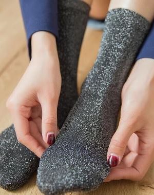 גרביים נוצצים כסף