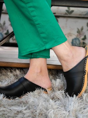 קבקבי עץ טבעוניים שחור VEGAN CLOGS