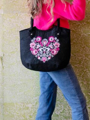 תיק בינוני רקמת פרחים ורודה