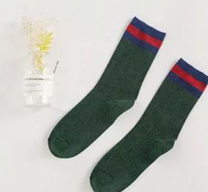 גרבי לורקס ירוקות עם פס אדום