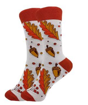 גרביים אגוזים ועלי שלכת