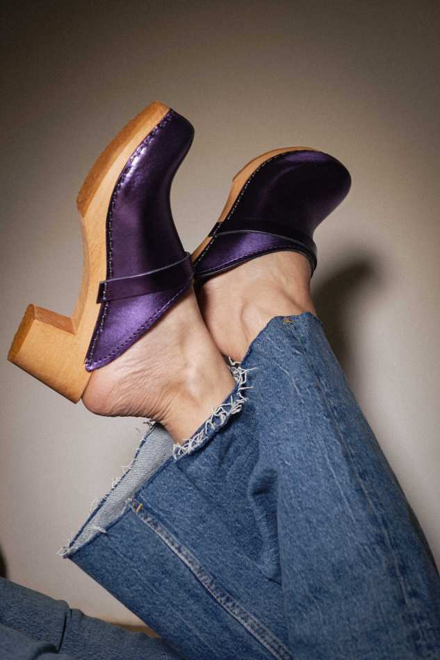 כפכפי עץ סגול מטאלי