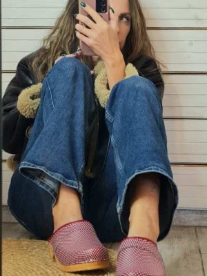 קבקבי עץ אדום נקדות